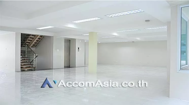 6  Office Space For Sale in silom ,Bangkok BTS Sala Daeng AA13148